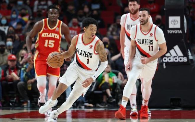 爱游戏官方应用-Karsa重要时刻锐不可当，老鹰带队取胜！